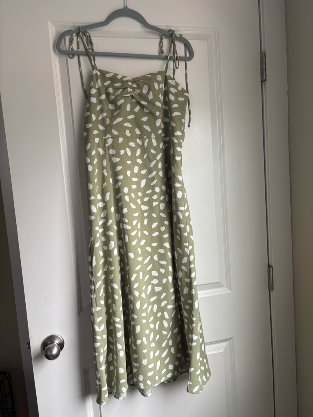 Lulu’s Green Printed Midi dress